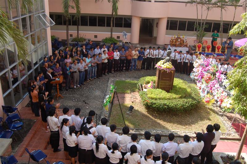 ../Picture/2552/DSC_0085 (Medium).JPG